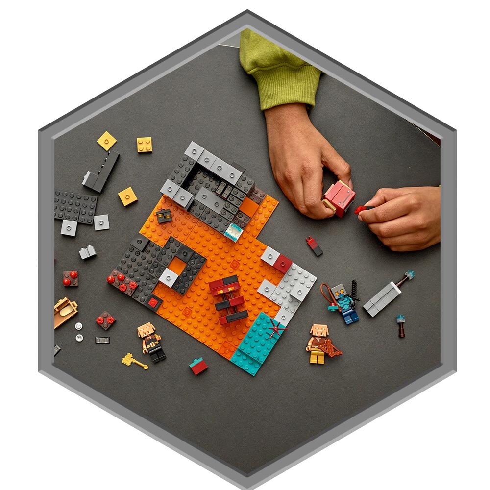 LEGO Minecraft - Netherbastionen 8+
