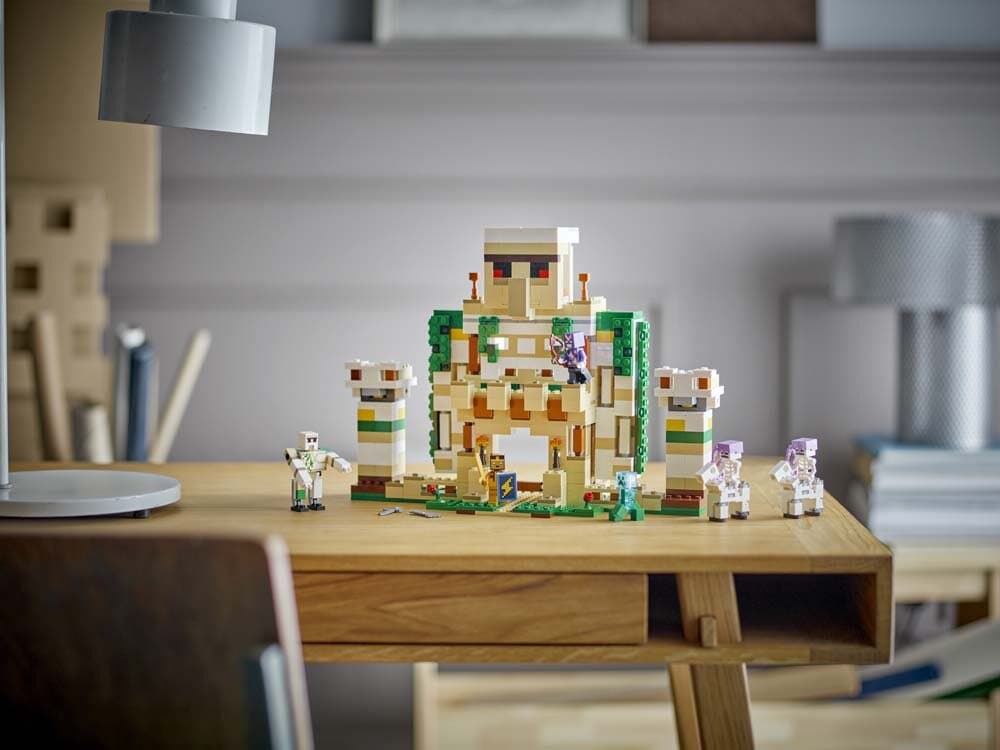 LEGO Minecraft - Jerngolem-fortet 9+