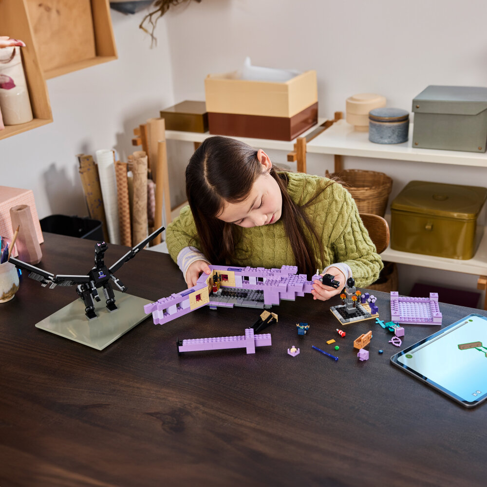 LEGO Minecraft - Ender-dragen og End-skibet 8+