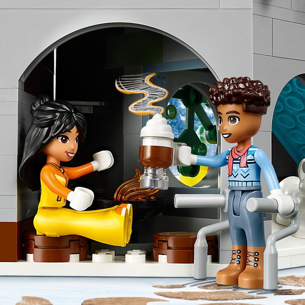 LEGO Friends - Skibakke og café 9+