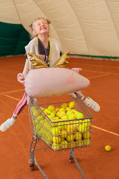 Folieballon Gris med vinger 72 cm