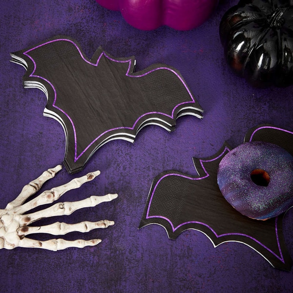 Servietter Flagermus med lilla dekorkant af folie 16 stk.