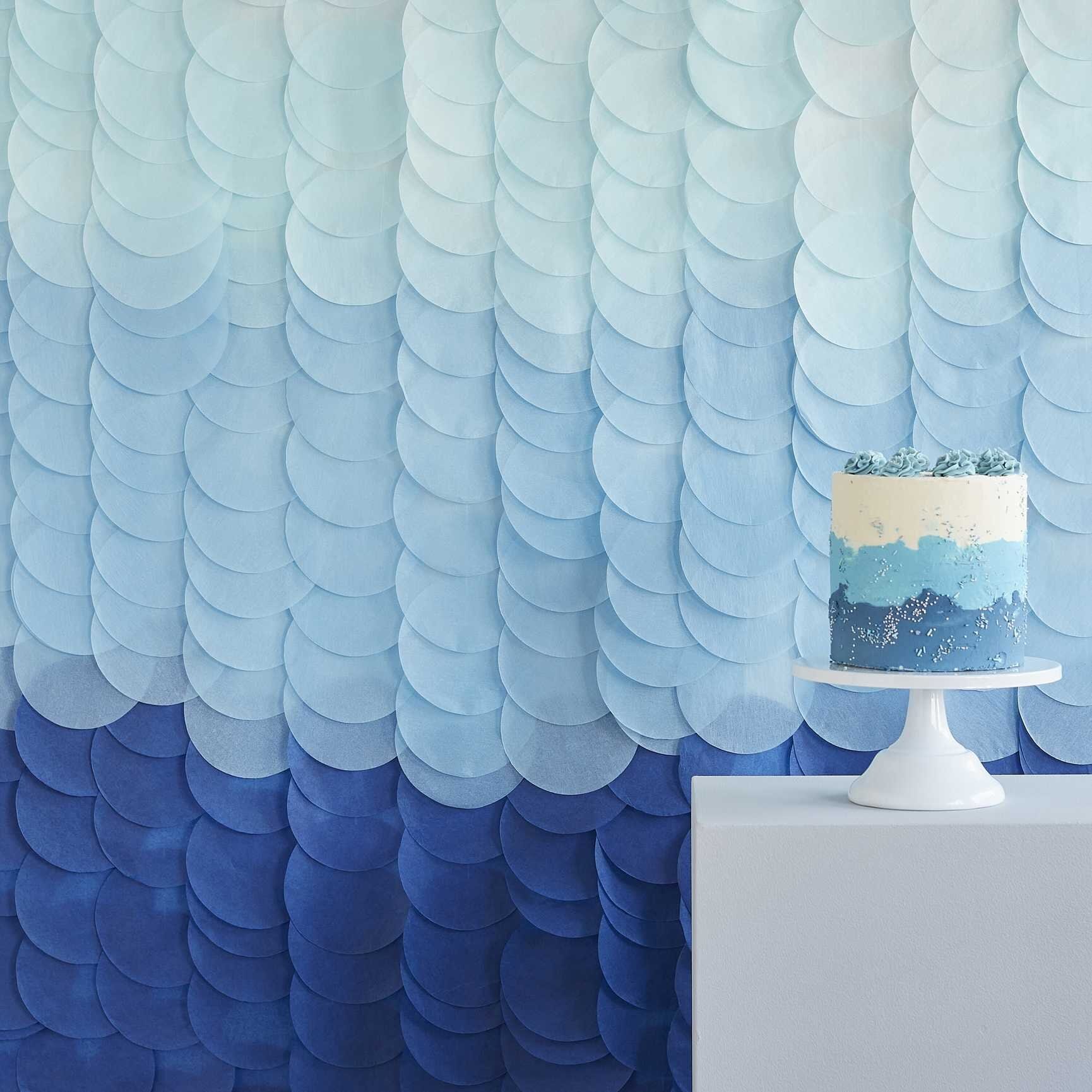 Backdrop med cirkler i blå ombre 200 cm
